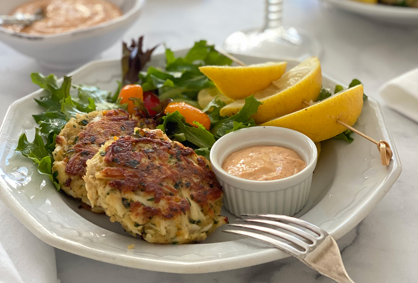 Plate of crab cakes