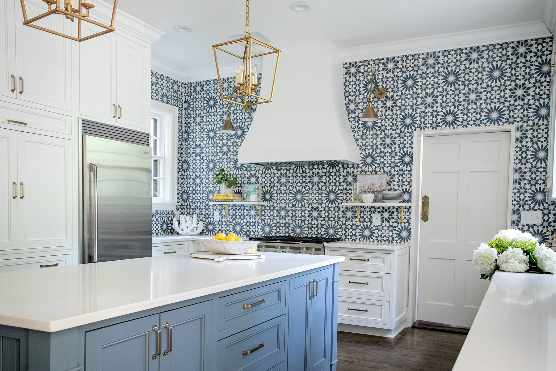 Blue and white color palette kitchen