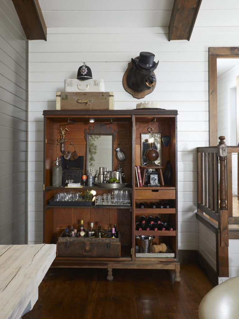 Bar cabinet in Andiamo Lodge